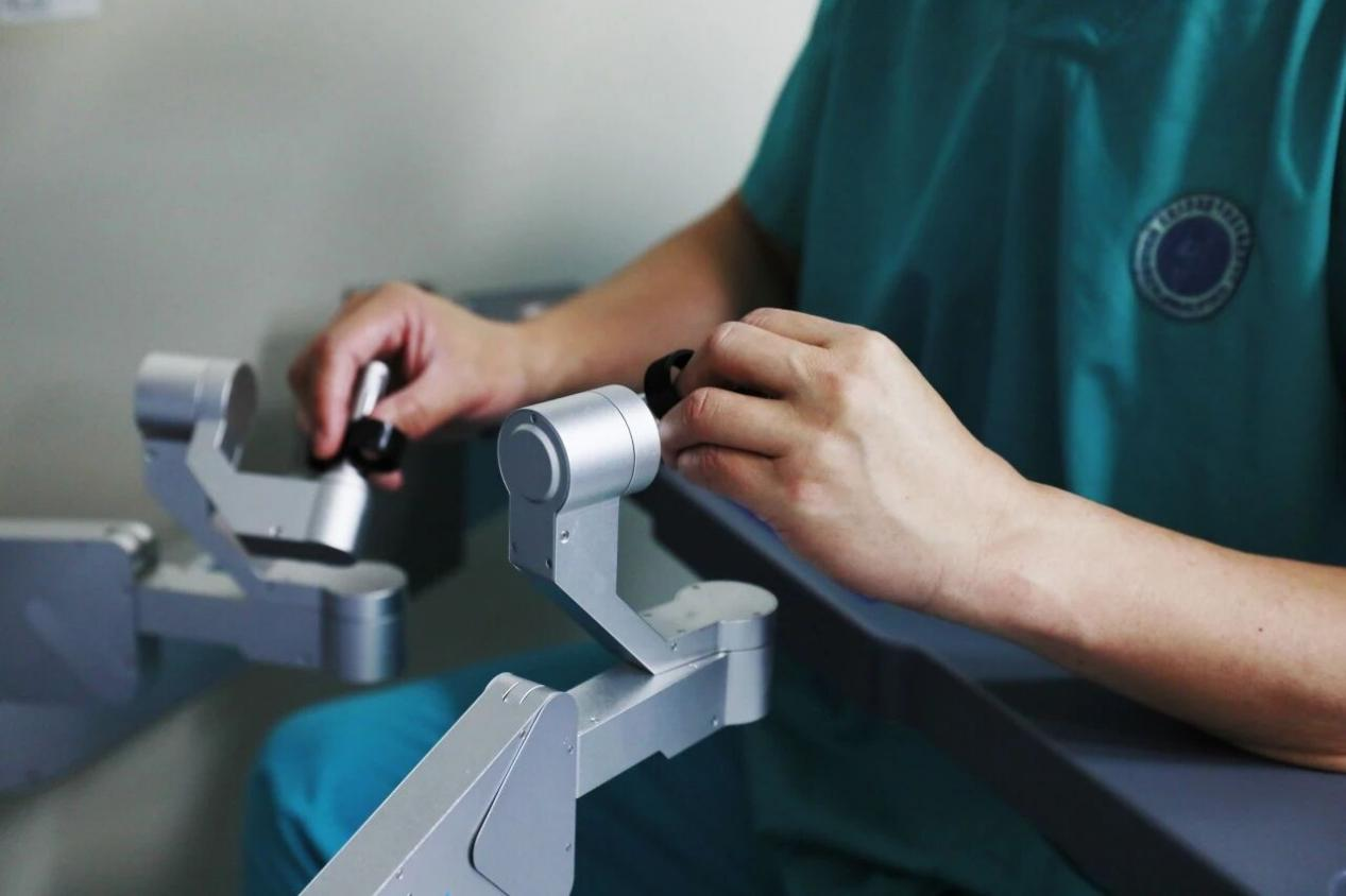 From Cutting-Edge to Widespread Adoption: Peking University Shougang Hospital's Model for Accessible Robotic Surgery